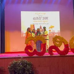 Receiving a token of appreciation at St. Joseph’s University College. Judging events that celebrate Kannada culture and dance is something I am deeply passionate about 💫