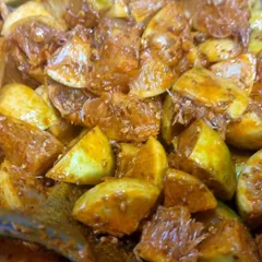 My Khatta Meetha Nimbu and Galgal pickle is a classic that gets better with time. The lemons and hill lemons (galgal) become soft and juicy, soaking up the sweet and tangy spices.