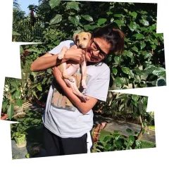 A heartfelt goodbye. Our founder, Vizal Atheya, shares a final cuddle with Bo Peep before her journey to Belgium. Vizal is personally involved in our relocation cases, ensuring every detail is handled with love.
