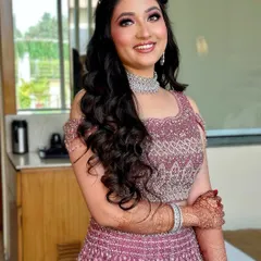 The Princess Diaries. This look for Apeksha features shimmering pink eyeshadow, glowing skin, and a diamond choker for that perfect fairytale vibe.