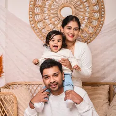 A beautiful family portrait in our boho chic setup. The warm, earthy tones and natural textures create a relaxed atmosphere, perfect for capturing genuine smiles and connections.