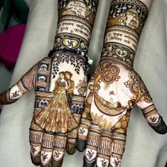 This unique design features a romantic couple portrait on one hand and a beautiful depiction of a bride in a doli on the other, with a Sanskrit shloka for blessings.
