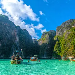 A typical afternoon on our island-hopping tour. We find the best spots with crystal-clear turquoise water for a swim.