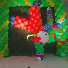 A joker balloon sculpture created by my students during a practical class.