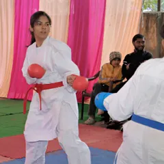 I train girls and women to be self-reliant. This is a glimpse of a sparring session, focusing on real-world counter-attacks and building the confidence to face any situation without fear.