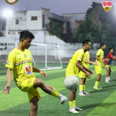 Players in our yellow kit work on their juggling and ball control. Consistency is key. Showing up every day and putting in the work is what separates good players from great ones.