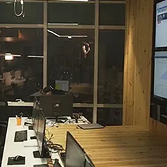 Our central monitoring station where engineers use AI and advanced analytics to track the performance of over 750 projects in real-time. This allows us to proactively identify and address potential issues, ensuring optimal uptime and performance.
