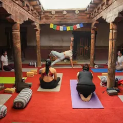 Here I am demonstrating Vasisthasana (Side Plank Pose) to the group in Ladakh. My retreats include workshop-style classes where we break down poses, focusing on alignment and building strength with awareness.