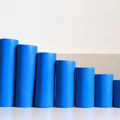 My handmade version of the Knobless Cylinders helps children visually discriminate between different dimensions. By sorting and stacking these vibrant blue cylinders, a child refines their perception of height and diameter, preparing their mind for mathematics, geometry, and logical thinking.
