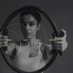 My teaching aims to help you align your mind, body, and soul. When these elements work in harmony, your energy flows freely. This image, with me holding a Pilates ring, symbolizes this focus on inner alignment.