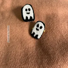 I wanted to create something spooky but cute, and these little ghost badges were the result. This hand-embroidered accessory is perfect for adding a bit of playful fun to your look, especially around Halloween.