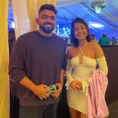 I had the chance to meet the amazing Sri Lankan singer Yohani. It's always inspiring to connect with other talented artists from around the world.