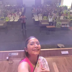 A happy selfie from the stage at Greenwood High. The energy in a room filled with hundreds of people open to learning about wellness is truly incredible. It was an honor to lead this session.