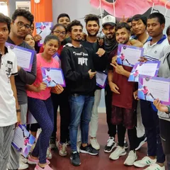 A proud moment with our students after a successful workshop with Tollywood choreographer Yashwanth Master. Everyone received a certificate and learned so much.