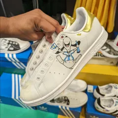 An awesome request from the Adidas event: Snoopy celebrating Argentina's World Cup win.