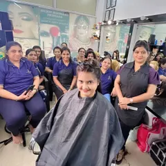 The start of a new journey for our hair cutting batch. Everyone is excited and ready to learn the fundamentals of professional hairdressing.