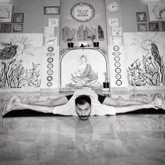 Our co-founder, Nishant Sir, demonstrates the Samakonasana, or side split. This level of flexibility and control is a result of dedicated practice, which is a core principle we teach in our advanced asana classes.