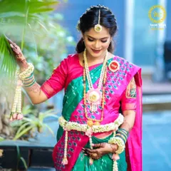 Celebrating the journey to motherhood is so special, and I love creating 'gojiri' (sweet) floral jewellery for baby showers. This complete set with a matching kamarpatta was designed to make the mom-to-be feel like a queen on her big day.