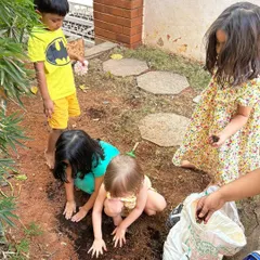 I garden, I learn! The children are getting their hands dirty, preparing the soil in our garden patch. This project-based learning activity teaches them about sustainability and where food comes from.