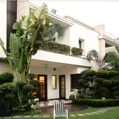 Where privacy meets nature’s embrace. This backyard, surrounded by lush, sculpted greenery, is designed to let you be your truest self, blending the comforts of home with the serenity of the outdoors.