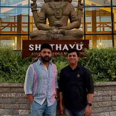 We were delighted to welcome the renowned comedian Kapil Sharma. Celebrities and public figures often seek out Shathayu for a private, peaceful, and authentic healing experience away from the spotlight.