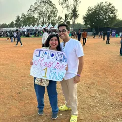 It's always so special to meet fans at shows. This supporter at Zomaland made my day with this amazing sign. I'm so grateful for everyone who comes out to see me play.