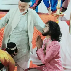Seeking blessings from Governor Shri Bhagat Singh Koshiyari after my stage performance. It's the blessings of elders and gurus that give me strength.