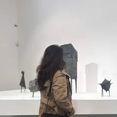 Visiting the Perrotin gallery in Paris to witness the incredible work of British sculptor Lynn Chadwick. His mastery of form and imagination is a profound reminder of the power of art to transform a space.