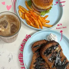 A perfect cafe meal at Gully Coffee Roasters. I used doodles to label the peri peri paneer burger and milo french toast, making it a helpful food review.