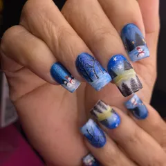 Keeping the Christmas spirit at my fingertips! This cozy, hand-painted set features a snowy landscape with adorable snowmen, perfect for the holiday season.