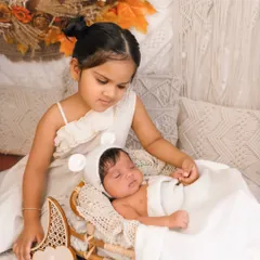 A quiet moment between sisters during a one-month milestone session. I love capturing these unposed, gentle interactions that show the beginning of a beautiful friendship.