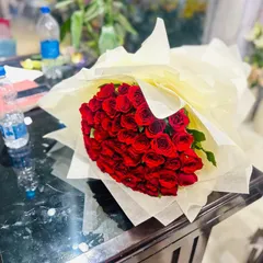 This generous bunch of deep red roses is ready for same-day delivery across Noida and Ghaziabad. I get my roses fresh from the market daily.