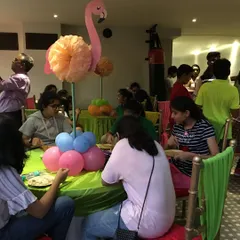 Young guests enjoying their meal at a flamingo-themed birthday party. I work with you to create kid-friendly menus that are both delicious and easy for them to eat, so parents can relax too.