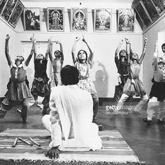 A precious memory from 1976, showing me as a young student during a Bharatanatyam class with my Guru, Sri Kaushik. My journey in the performing arts began here, and this discipline is the foundation of all my work in puppetry and dance.