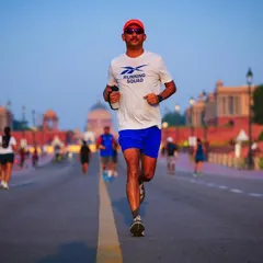 Hitting a strong pace during our long-distance Sunday session. We work on building stamina and mental toughness, preparing our runners for any challenge.
