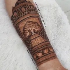 Learn to create breathtaking architectural designs like this intricate Taj Mahal piece. I'll guide you through the techniques for achieving clean lines, detailed patterns, and perfect symmetry in your bridal henna work.