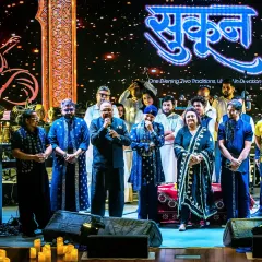 A moment of gratitude on the 'Sukoon' stage, surrounded by the organizers and special guests. This event was a beautiful success.