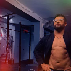 The year is ending, but it's always a new beginning. A shot of my physique in my karmabhoomi, a reminder that transformation is an ongoing process.