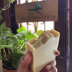 Here is the final cured bar of my Multani Mitti and Avocado Butter soap. It's firm, has a beautiful natural texture, and is incredibly gentle on the skin. I created this custom blend for a customer who wanted to combat dryness and maintain a clear complexion.