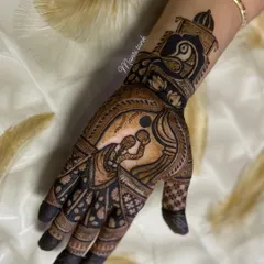 A popular design for the Karwa Chauth festival, showing a woman looking at the moon through a sieve. It's a beautiful way to celebrate this tradition.