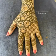 A gorgeous party mehndi design with a full floral pattern, perfect for making a statement.