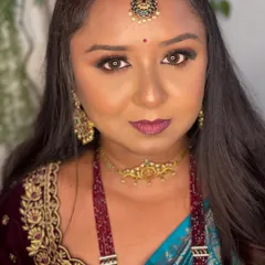 A close-up of my Deepawali makeup. I went for a dramatic eye with a deep berry lip, paired with traditional jewellery.