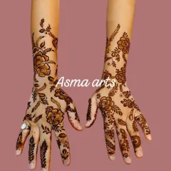 A delicate and graceful floral design in the Arabic style. The patterns are not as dense, which gives it a lighter, more contemporary feel.
