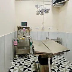 This is our fully equipped operating theatre at our Jalandhar center, complete with surgical lighting, a monitoring station, and sterile equipment. Having such facilities on-site allows us to move swiftly from diagnosis to surgical treatment when needed.