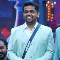 I also design custom ethnic wear for men. Here is a stylish mint green suit I created for Dhanraj Achar of Bigg Boss Kannada fame. It’s a modern take on formal wear, perfect for receptions or special events.