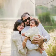 Pure, unscripted joy during a golden hour family session. There is something magical about the light just before sunset. It wraps families in a warm glow, making moments like this, full of laughter and connection, feel even more special. This is what capturing real family love looks like.