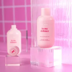 A clean and vibrant shot for a skincare brand. I used bold, monochrome props and lighting to make the product's simple packaging pop, creating a modern and fresh look for this beauty product.