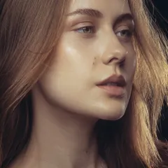 A beautiful, natural light portrait where the makeup is all about enhancing the model's features. I used subtle highlighting to create a healthy glow and kept the rest of the face fresh and minimal.