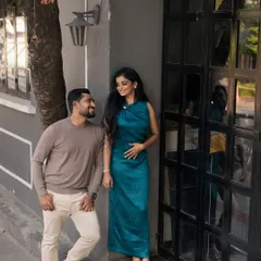 A candid, happy moment shared on a city sidewalk. This is the kind of in-between moment I love to capture, full of genuine laughter and connection.
