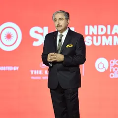 A keynote speaker commanding the stage at the Skift India Summit. I focus on capturing strong, professional portraits of your main speakers for use in press releases and corporate communications.